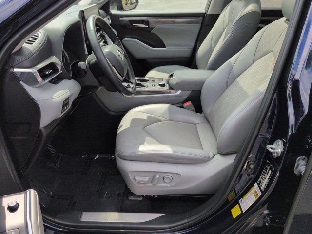 Used 2022 Toyota Highlander Platinum AWD/4WD image 8