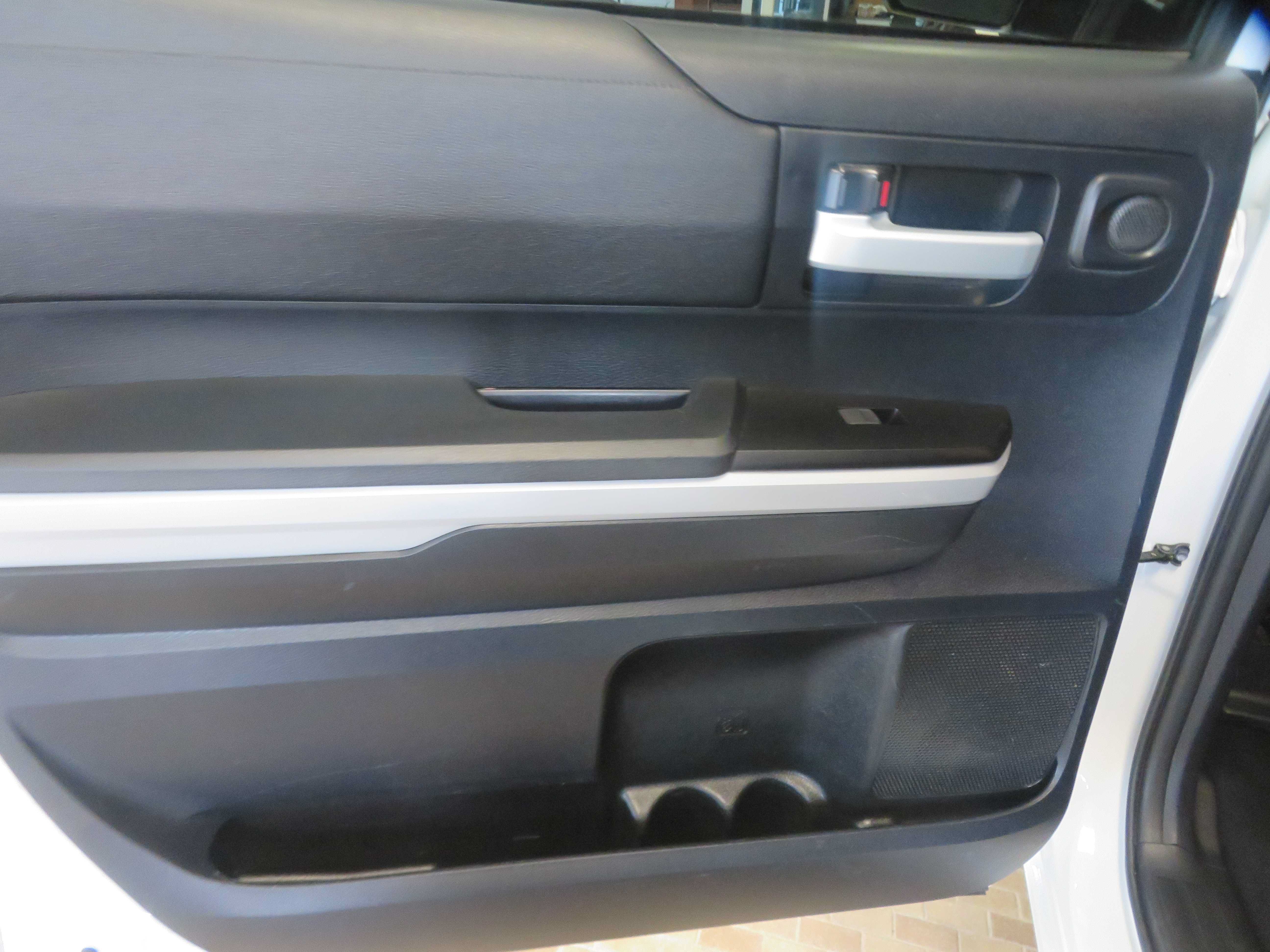 Used 2018 Toyota Tundra SR5 w/ SR5 Upgrade Package AWD/4WD image 18