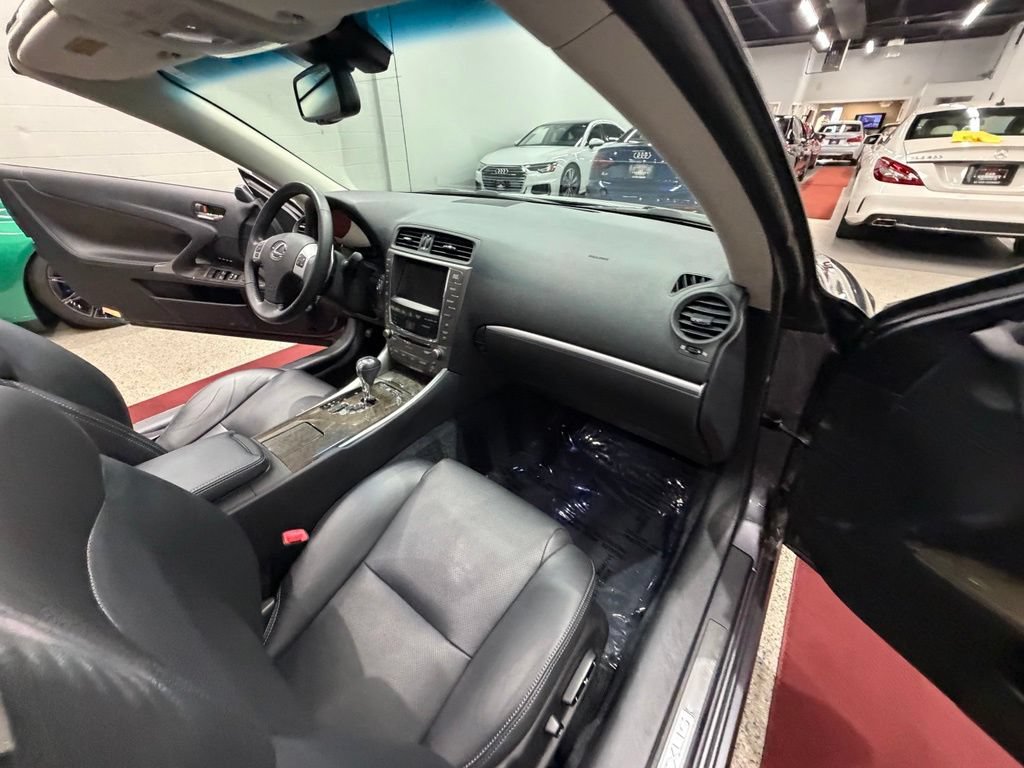 Used 2012 Lexus IS 350C w/ Luxury Pkg RWD image 32