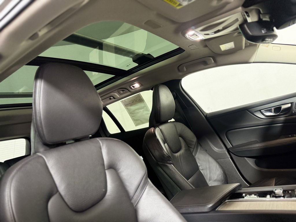 Used 2021 Volvo V60 T5 Cross Country w/ Protection Package image 12