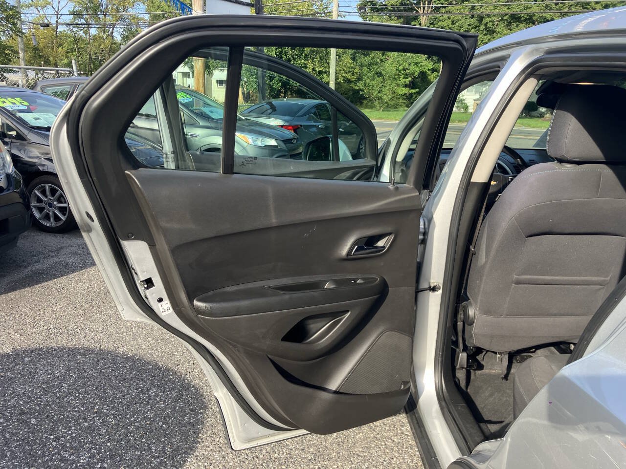 Used 2015 Chevrolet Trax LS w/ LPO, Cargo Package AWD/4WD image 18