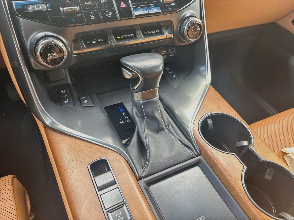 Used 2024 Lexus LX 600 4WD w/ Appearance Package image 17