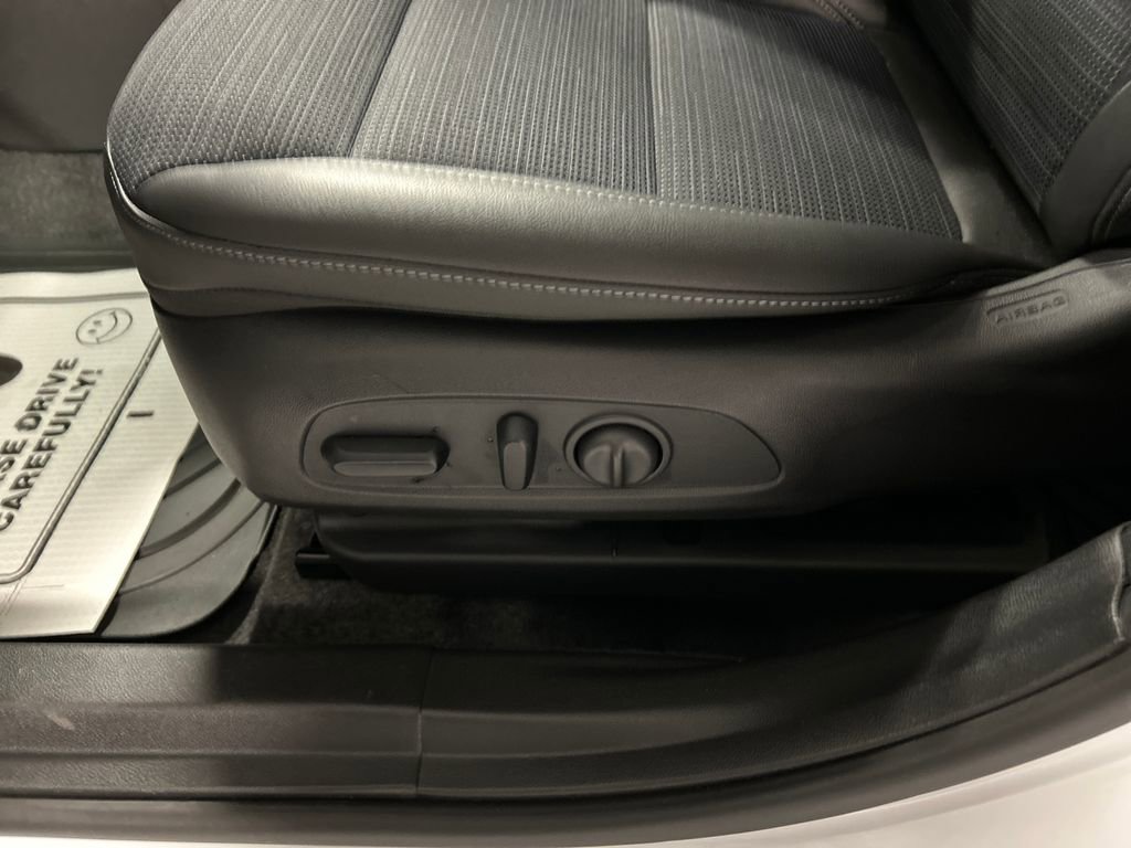 Used 2025 Buick Envista Preferred w/ Convenience I Package image 13
