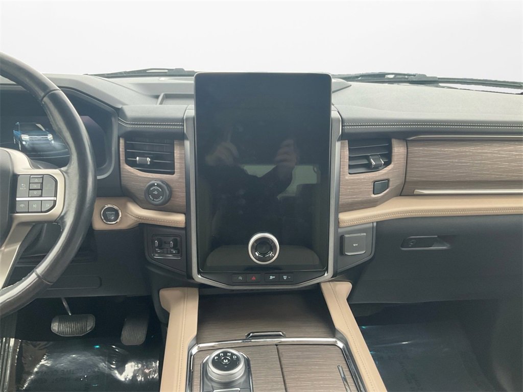 Used 2023 Ford Expedition Limited image 10