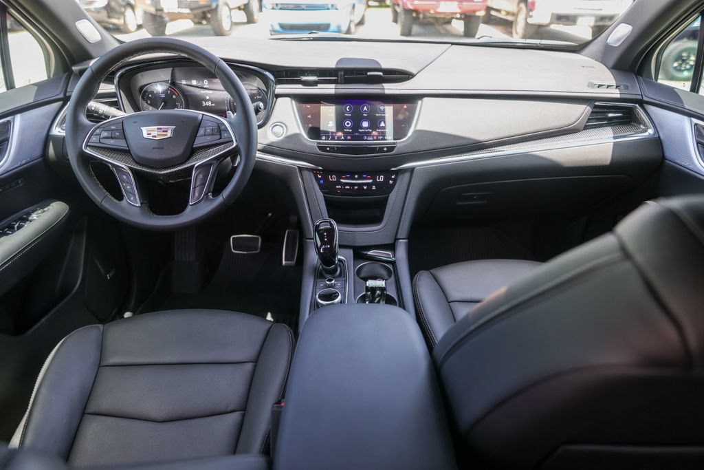 Used 2026 Cadillac XT5 Sportv w/ LPO, Onyx Lite Package AWD/4WD image 27