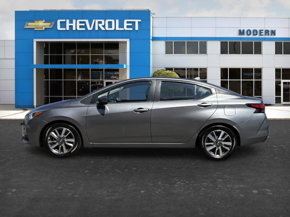 Used 2020 Nissan Versa SV FWD image 2
