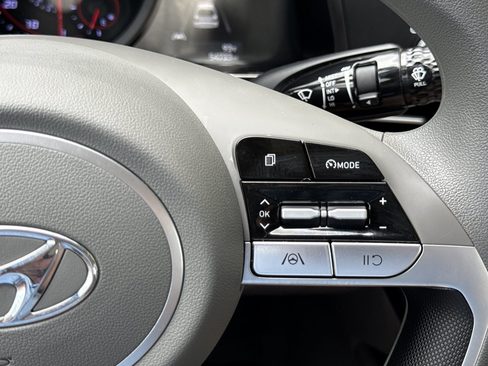 Certified 2023 Hyundai Elantra SEL FWD image 20
