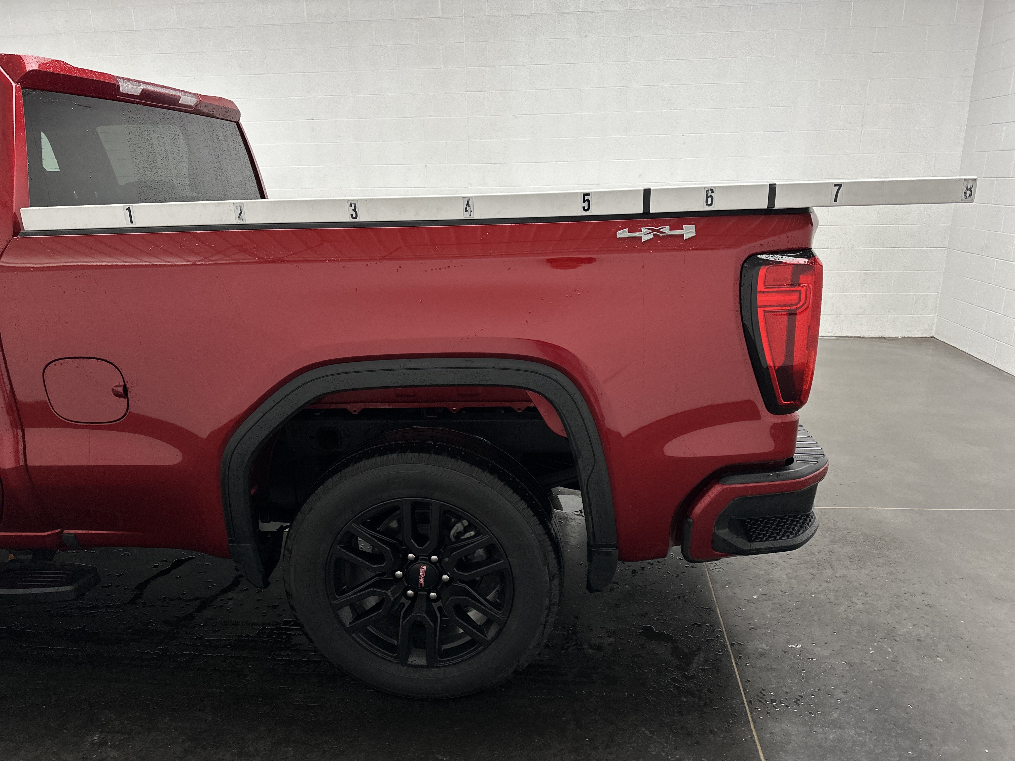 Used 2023 GMC Sierra 1500 Elevation AWD/4WD image 6