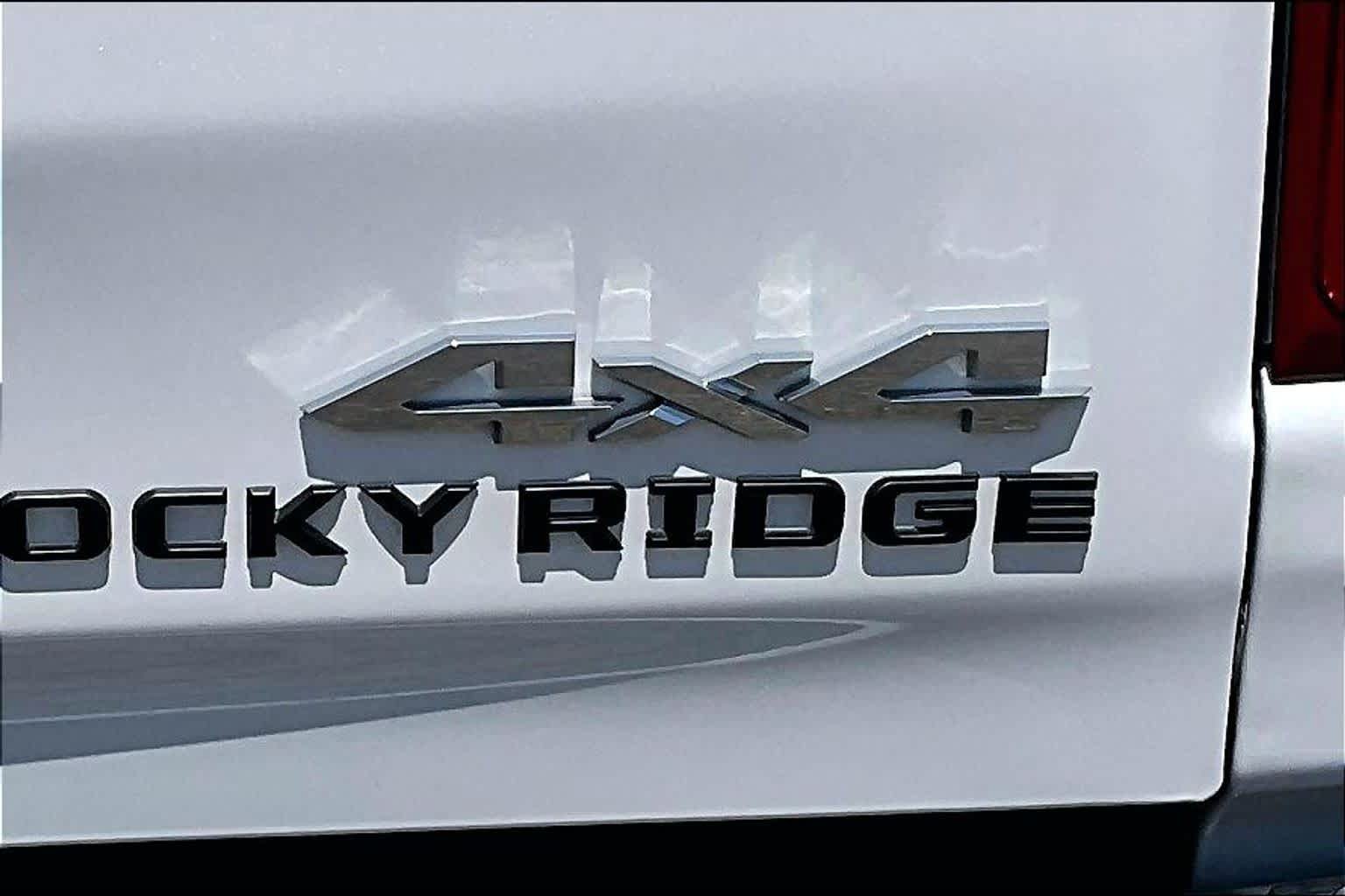 Used 2022 RAM 1500 Laramie w/ Sport Appearance Package AWD/4WD image 9