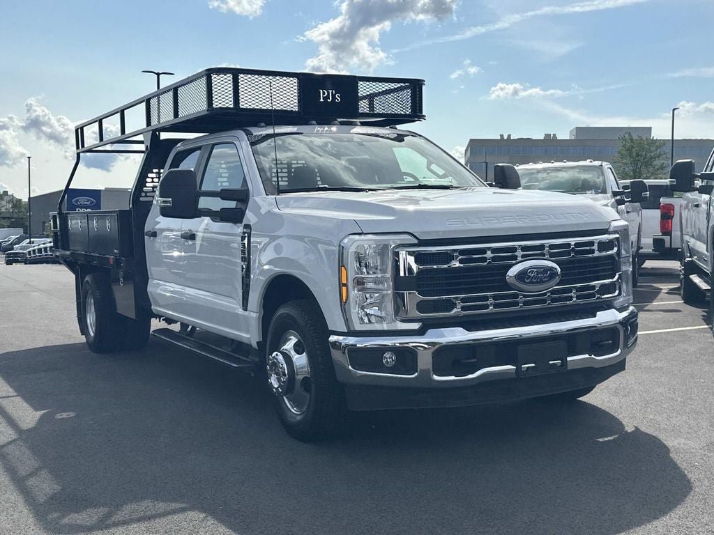 New 2025 Ford F350 XL w/ XL Chrome Package