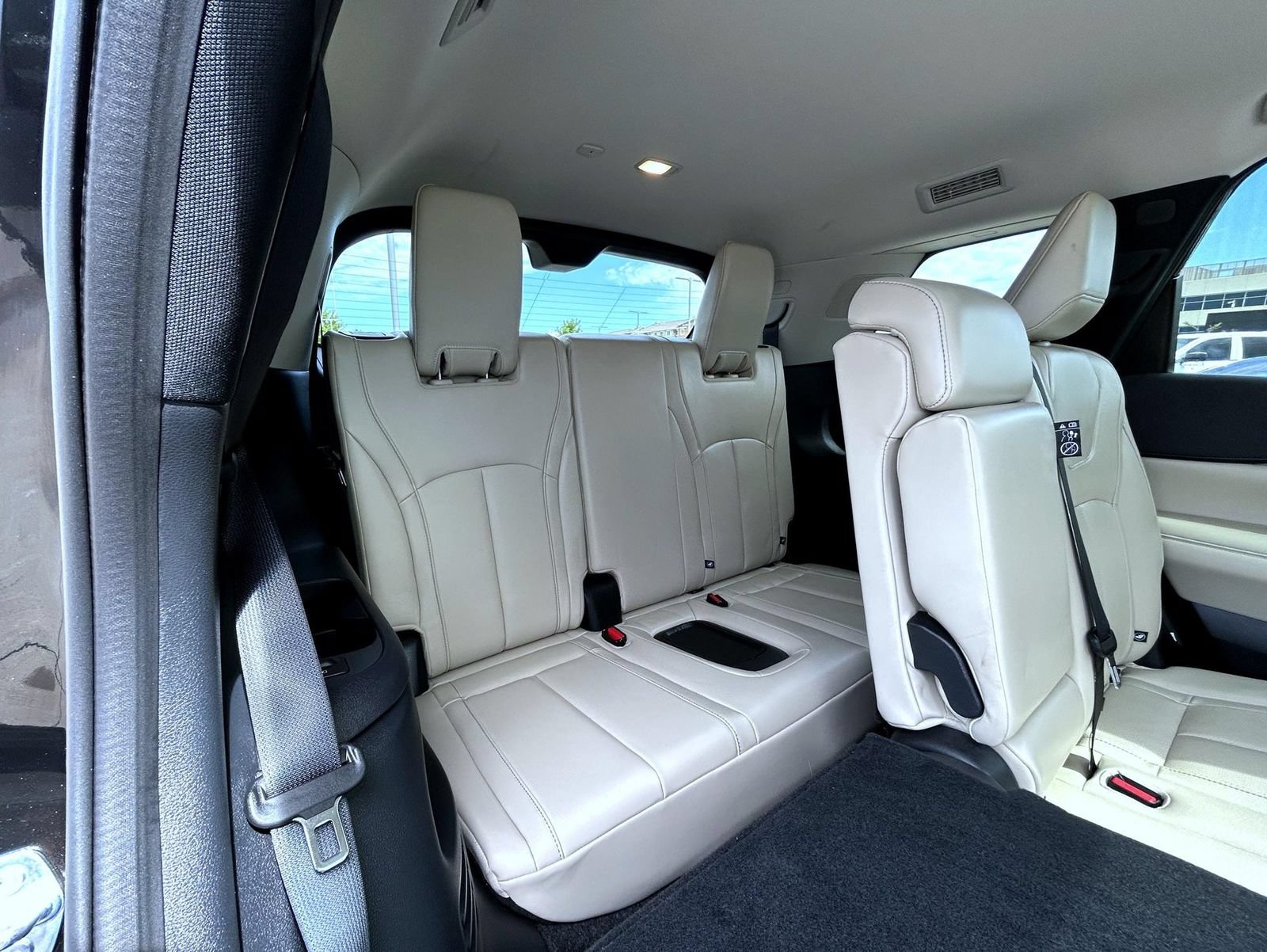 Certified 2025 INFINITI QX60 Luxe w/ Vision Package AWD/4WD image 19
