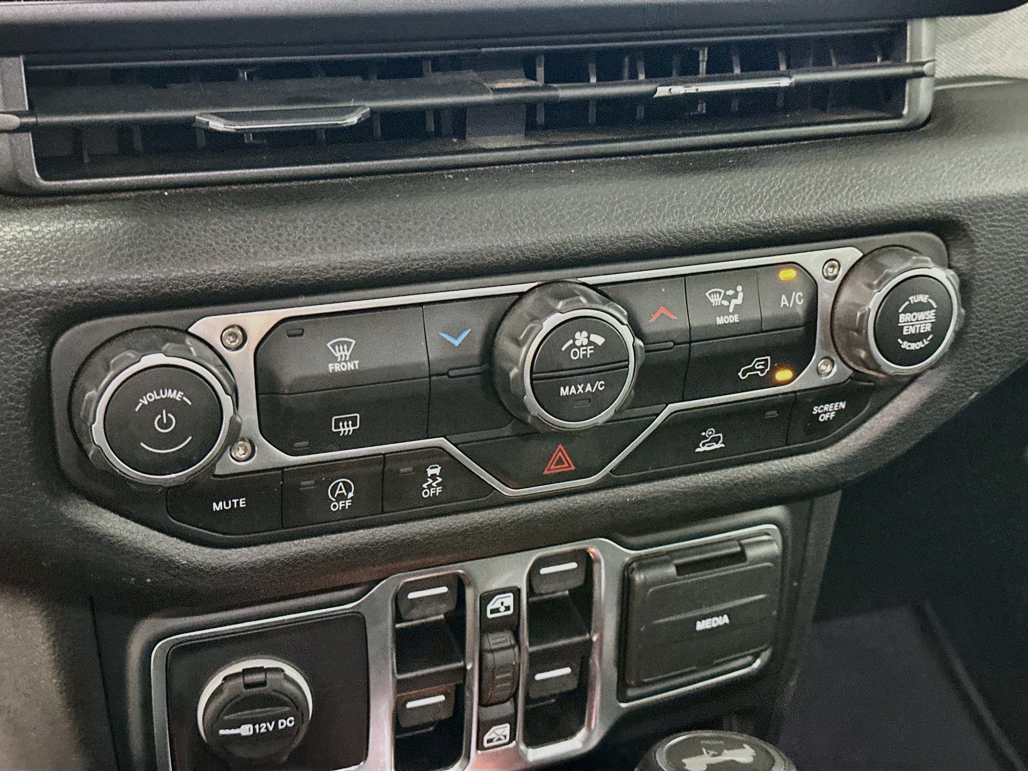 Used 2025 Jeep Wrangler Unlimited Sport AWD/4WD image 23
