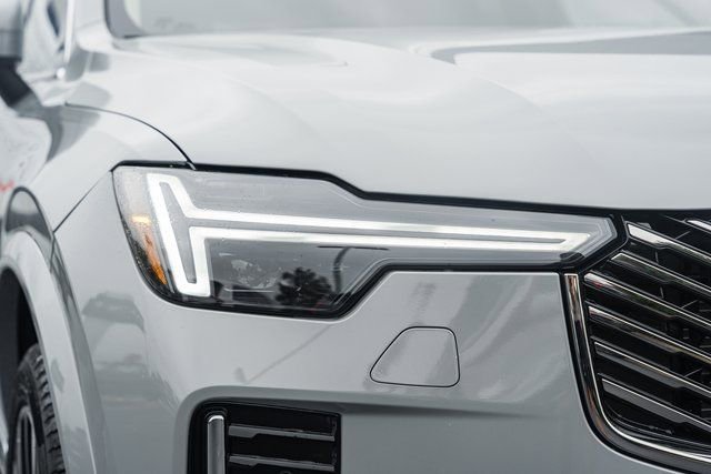 New 2026 Volvo XC90 B6 Plus w/ Protection Package Premier image 13