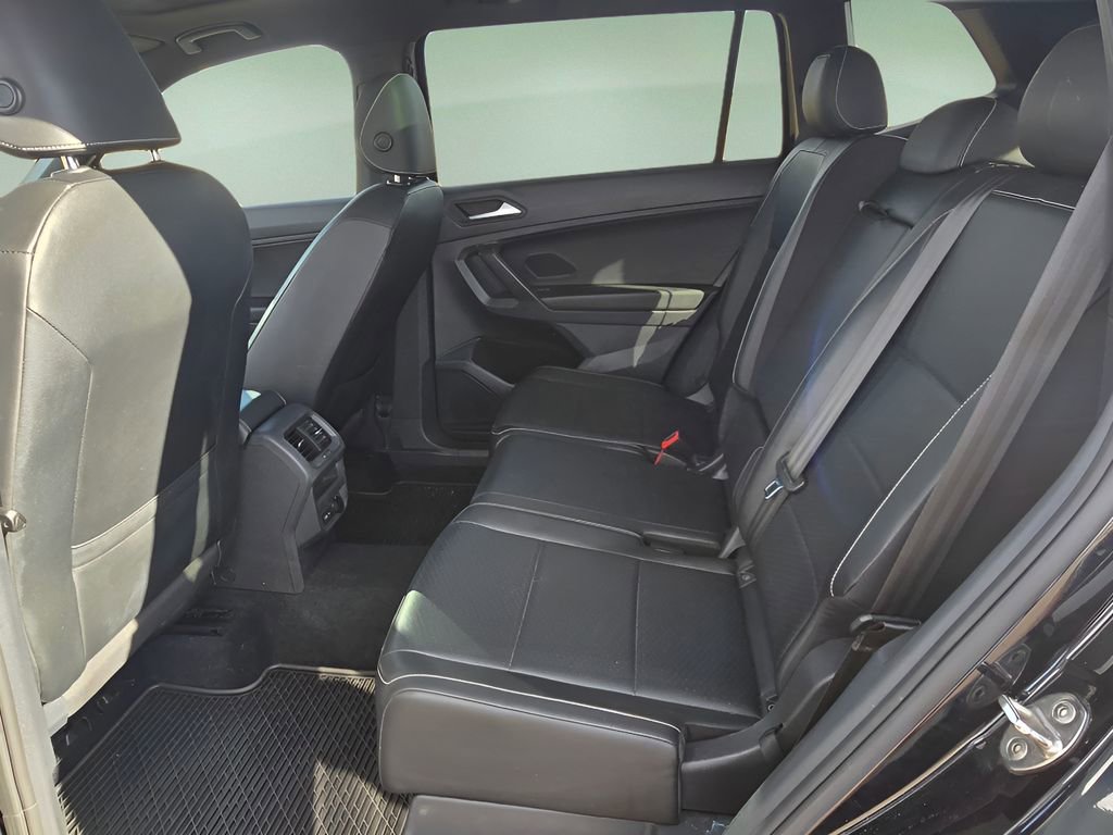 Used 2021 Volkswagen Tiguan SE R-Line image 14