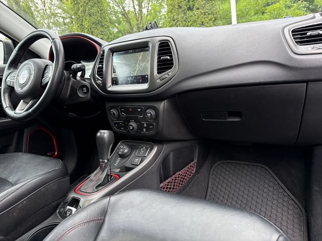Used 2017 Jeep Compass Trailhawk w/ Leather Interior Group AWD/4WD image 26