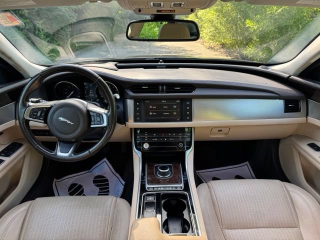 Used 2018 Jaguar XF Prestige AWD/4WD image 21