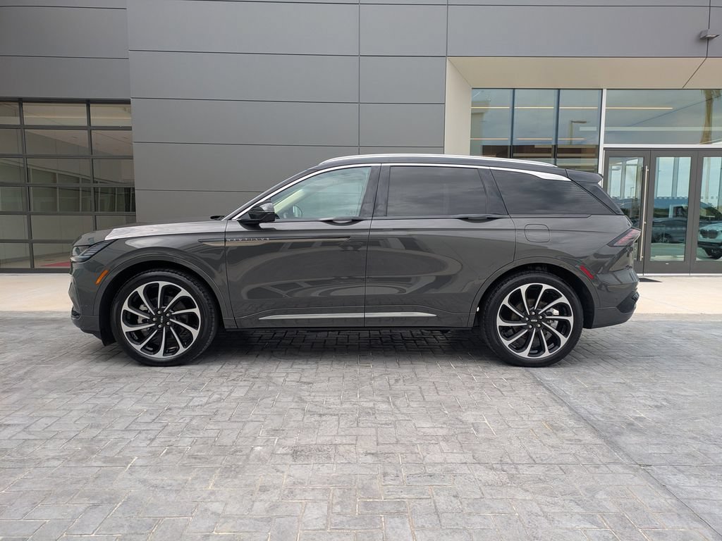 Certified 2024 Lincoln Nautilus Black Label AWD/4WD image 8