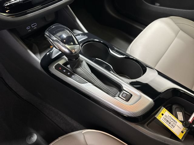 Certified 2025 Buick Envista Avenir FWD image 21