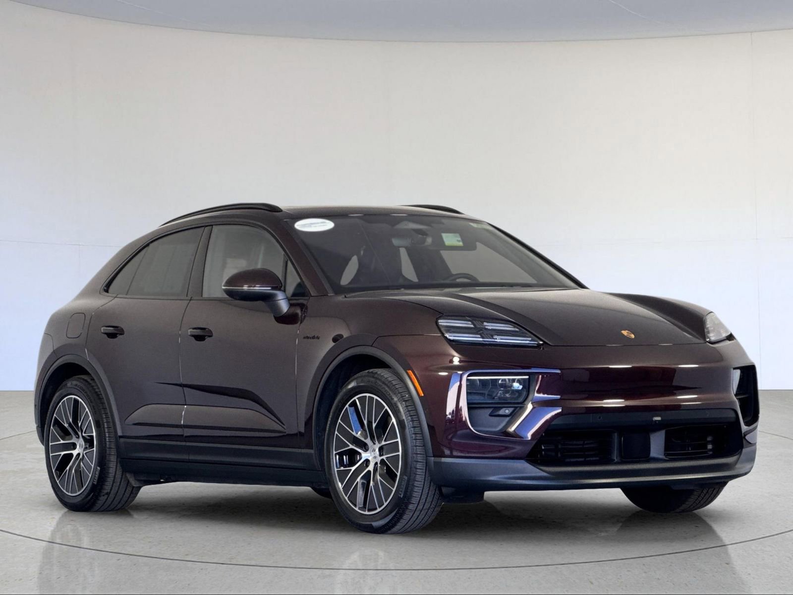 Used 2025 Porsche Macan Electric image 10
