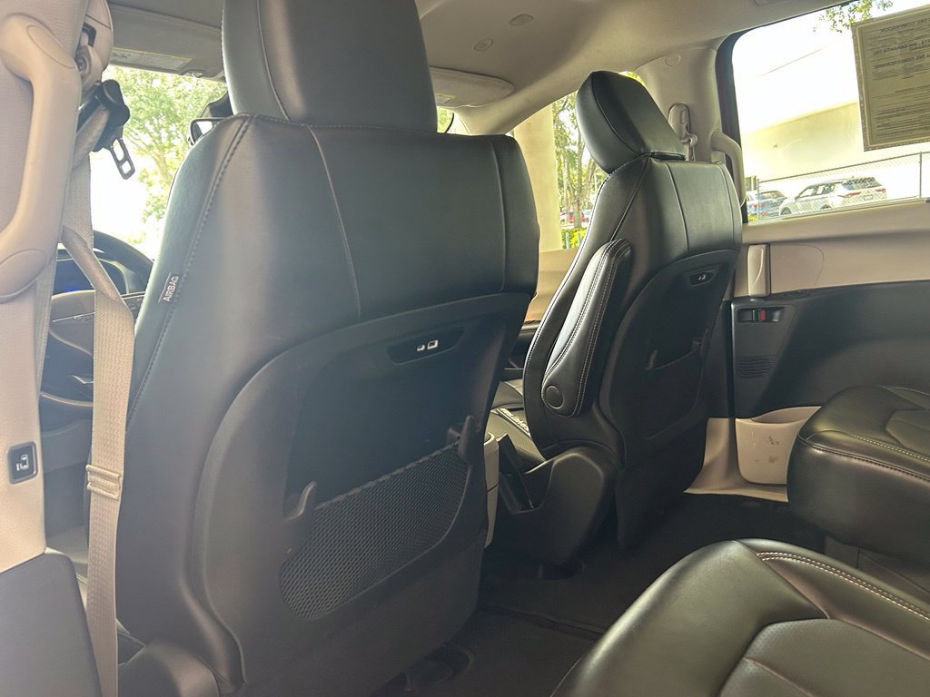 Used 2024 Chrysler Pacifica Touring-L FWD image 33