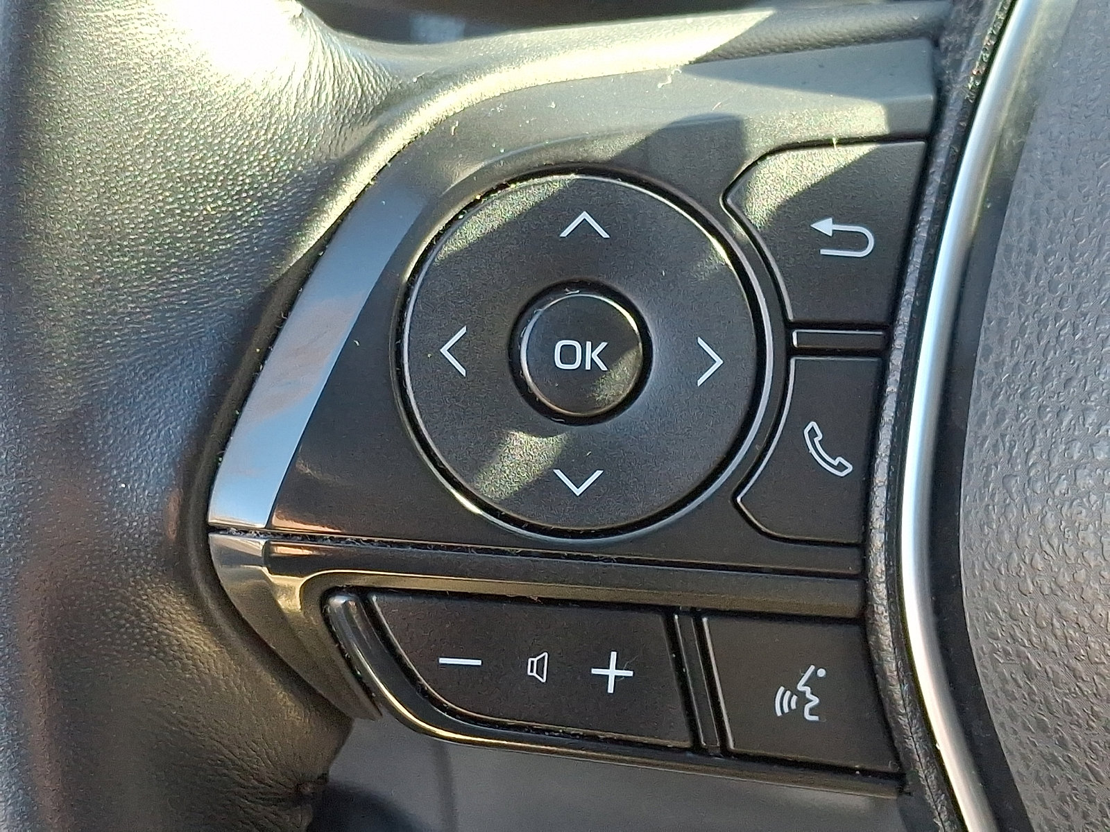 Used 2018 Toyota Camry SE image 20