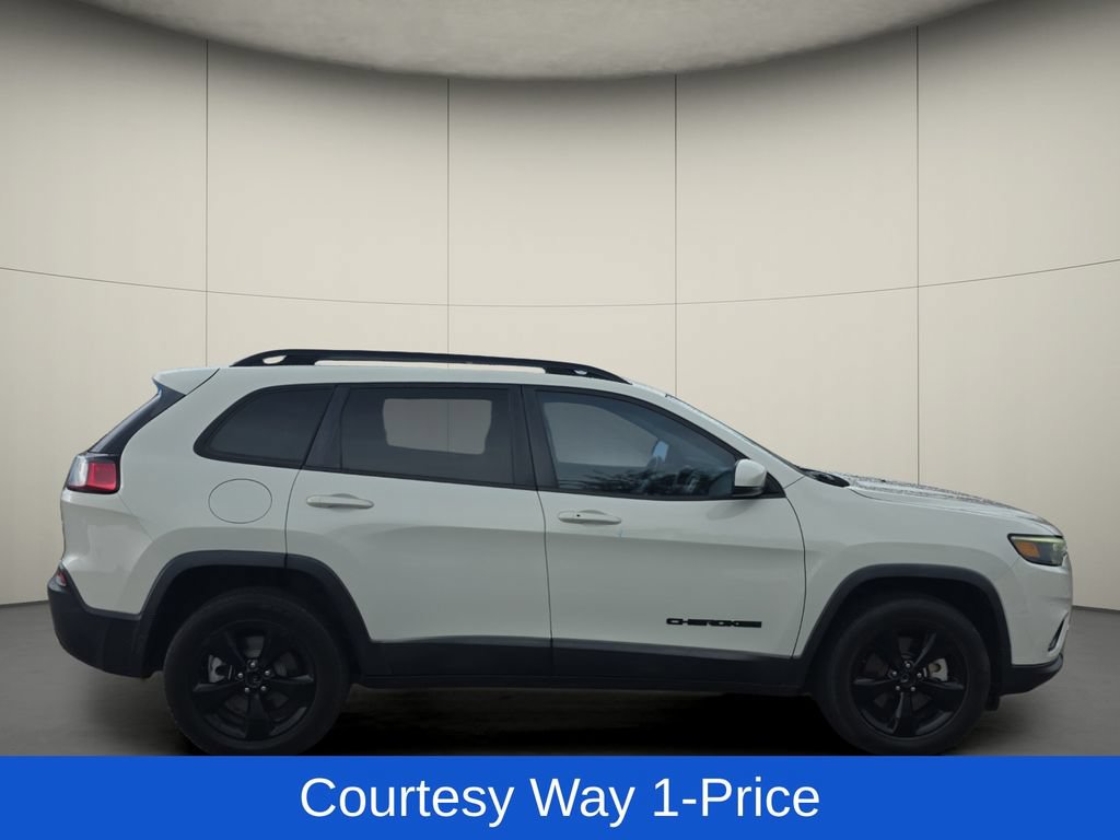 Used 2019 Jeep Cherokee Latitude Plus AWD/4WD image 11