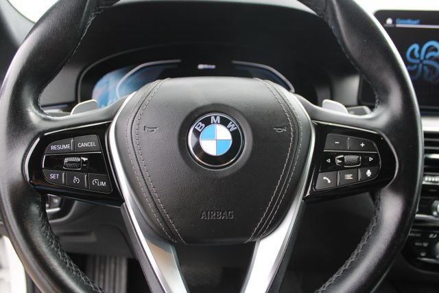 Used 2021 BMW 530e w/ Parking Assistance Package RWD image 17
