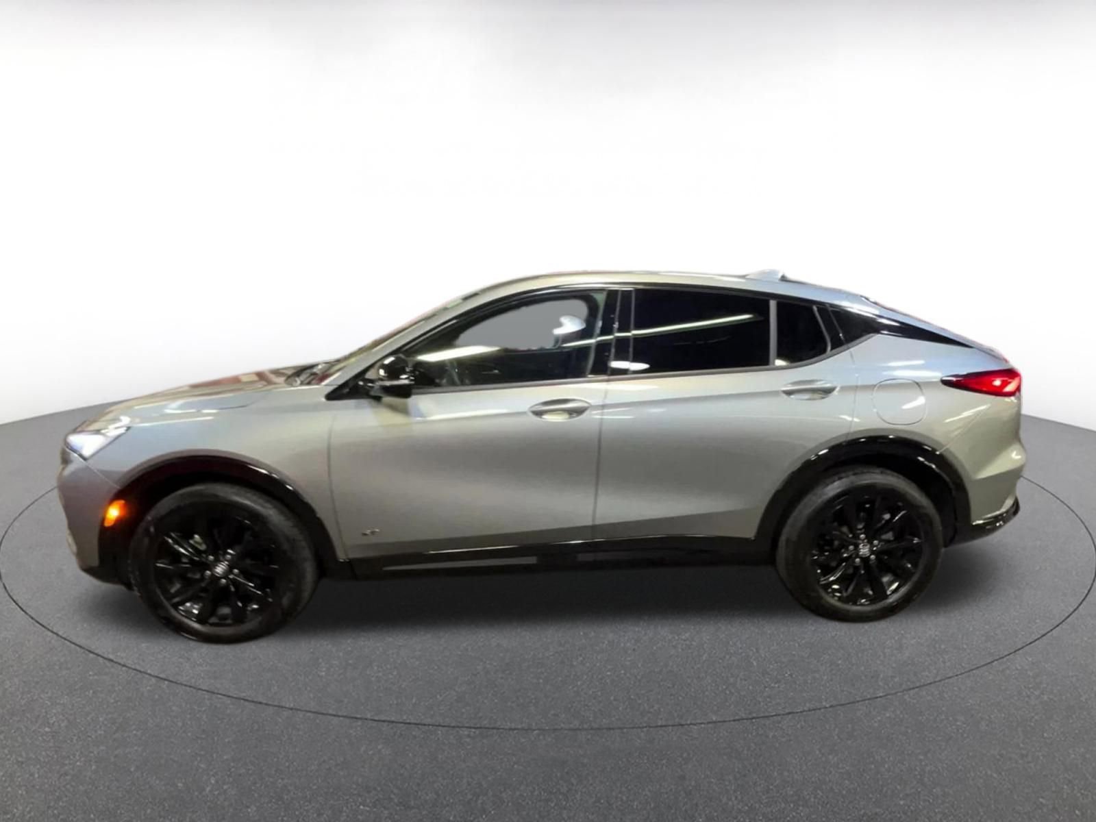 Used 2025 Buick Envista Sport Touring image 9