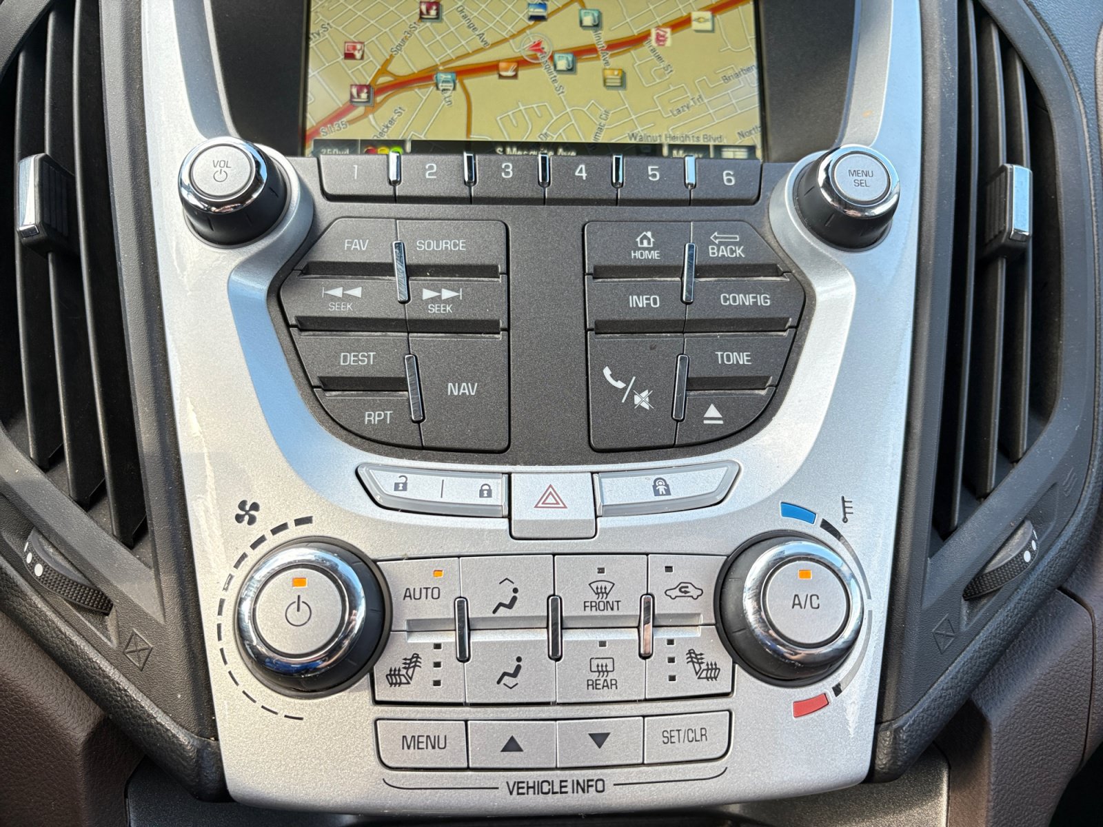 Used 2015 Chevrolet Equinox LT w/ Power Convenience Package FWD image 17