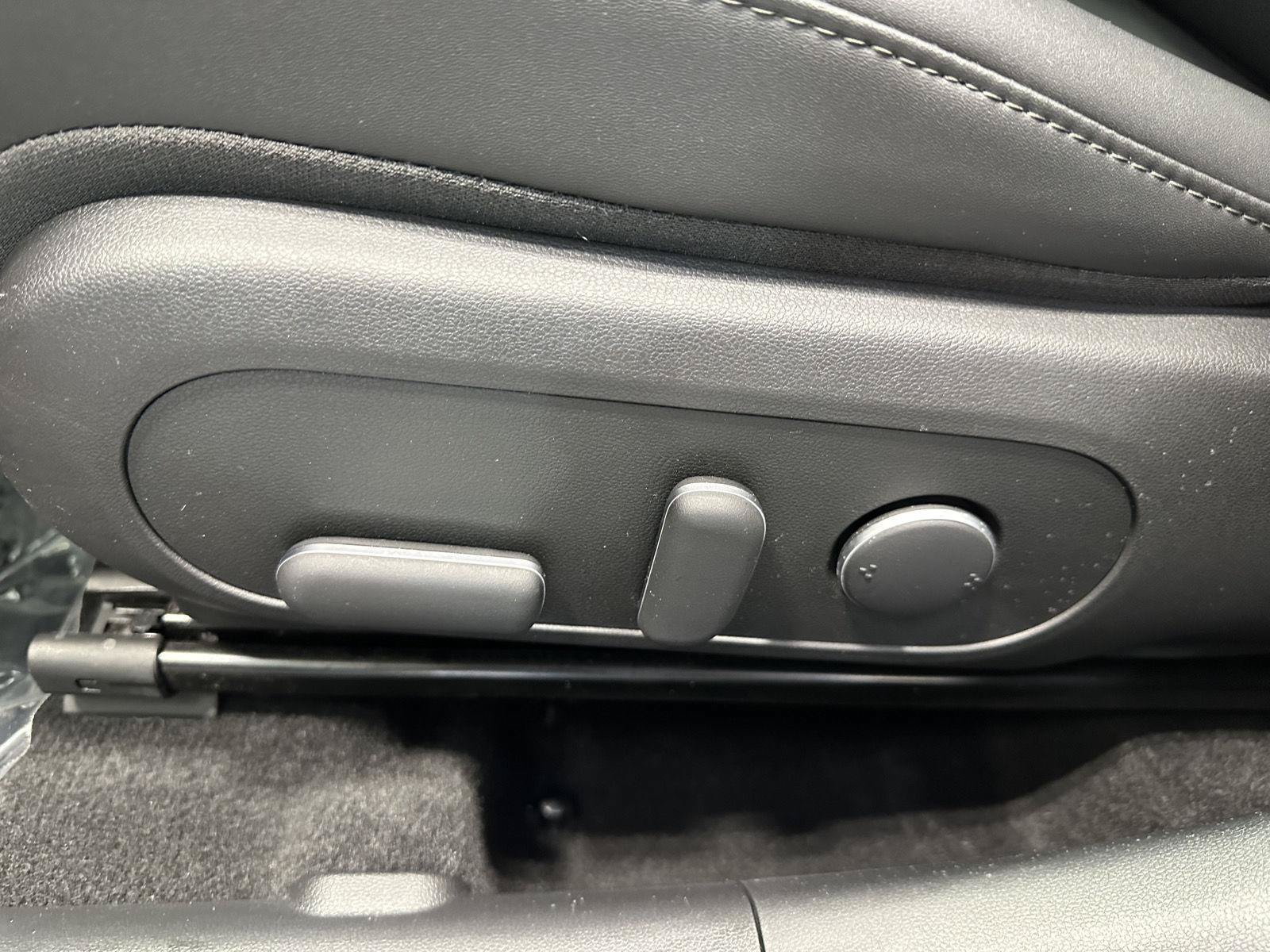 Certified 2024 Hyundai Kona Limited AWD/4WD image 17