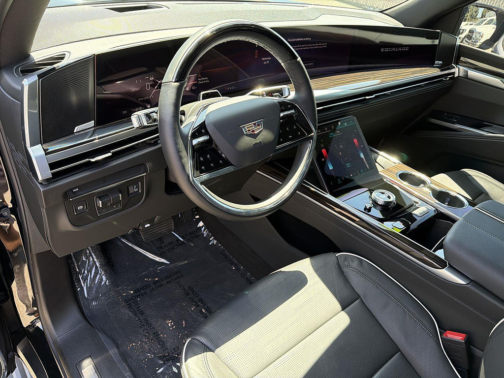 Used 2026 Cadillac Escalade ESV Luxury RWD image 9
