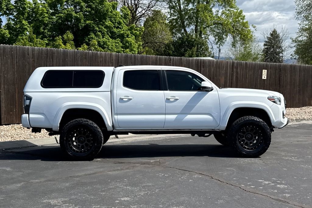 Used 2017 Toyota Tacoma SR5 w/ Tow Package AWD/4WD image 3