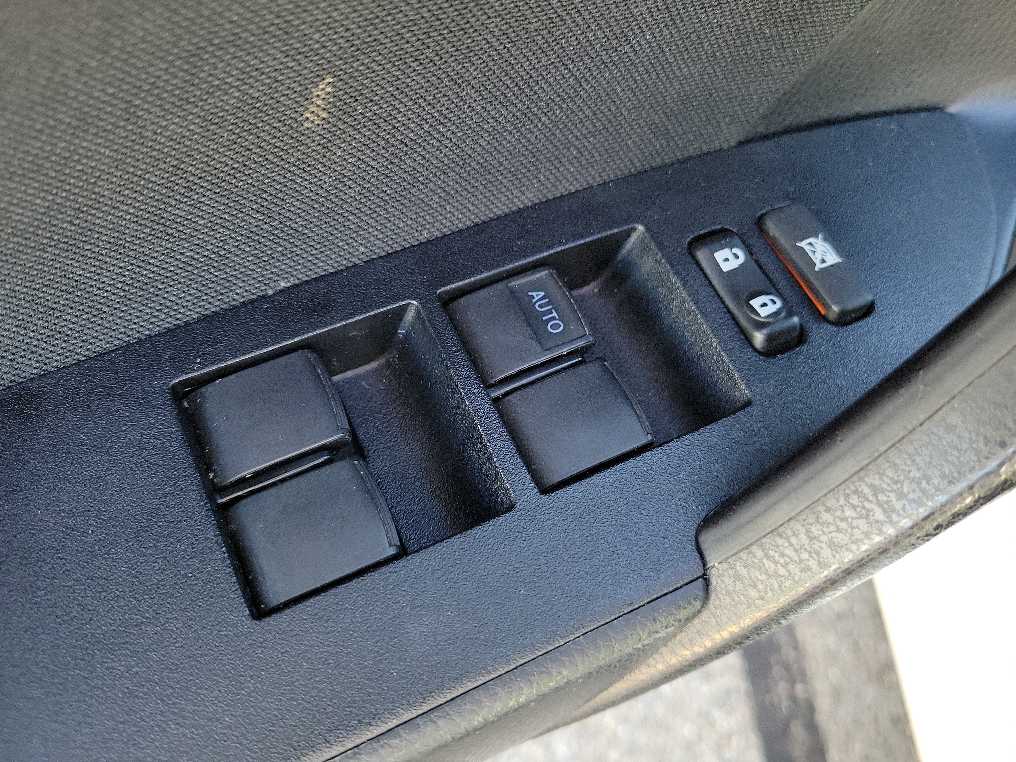 Used 2017 Toyota Corolla LE w/ Carpet Mat Package (TMS) FWD image 19