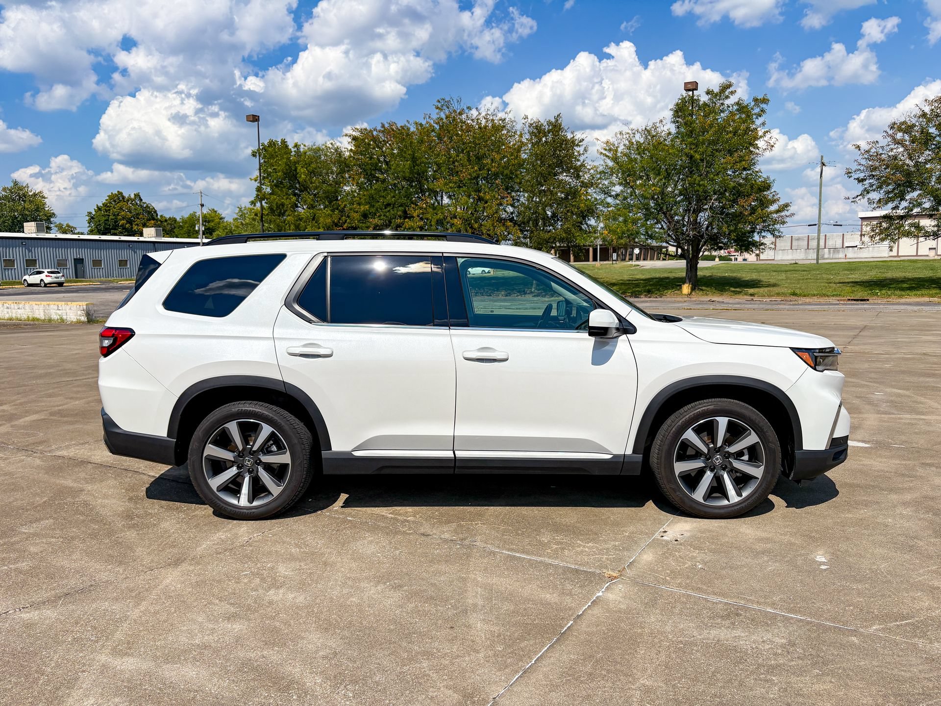 Used 2025 Honda Pilot Elite image 14