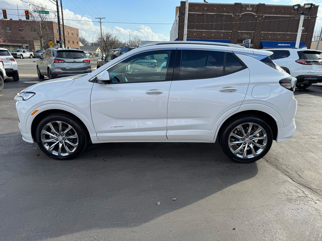 Used 2025 Buick Encore GX Avenir w/ Avenir Technology Package AWD/4WD image 8