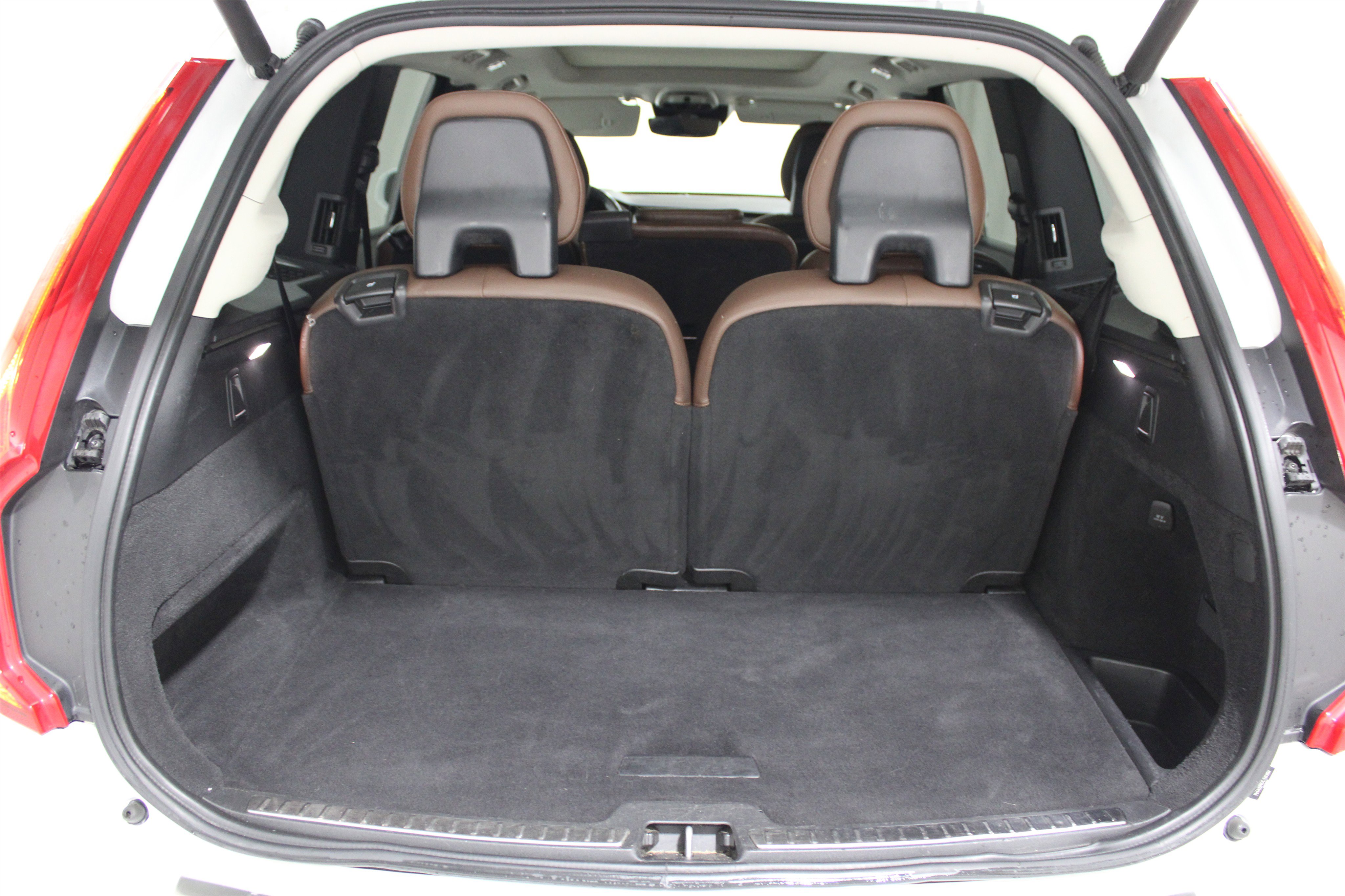Used 2020 Volvo XC90 T6 Momentum AWD/4WD image 21