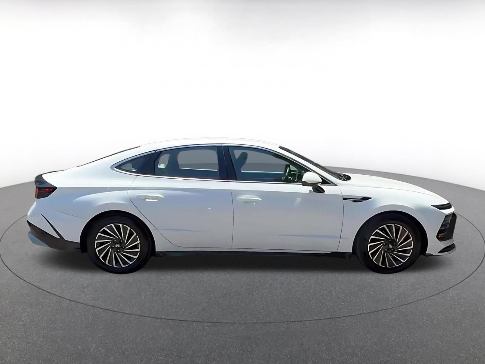 Used 2025 Hyundai Sonata SEL FWD image 16