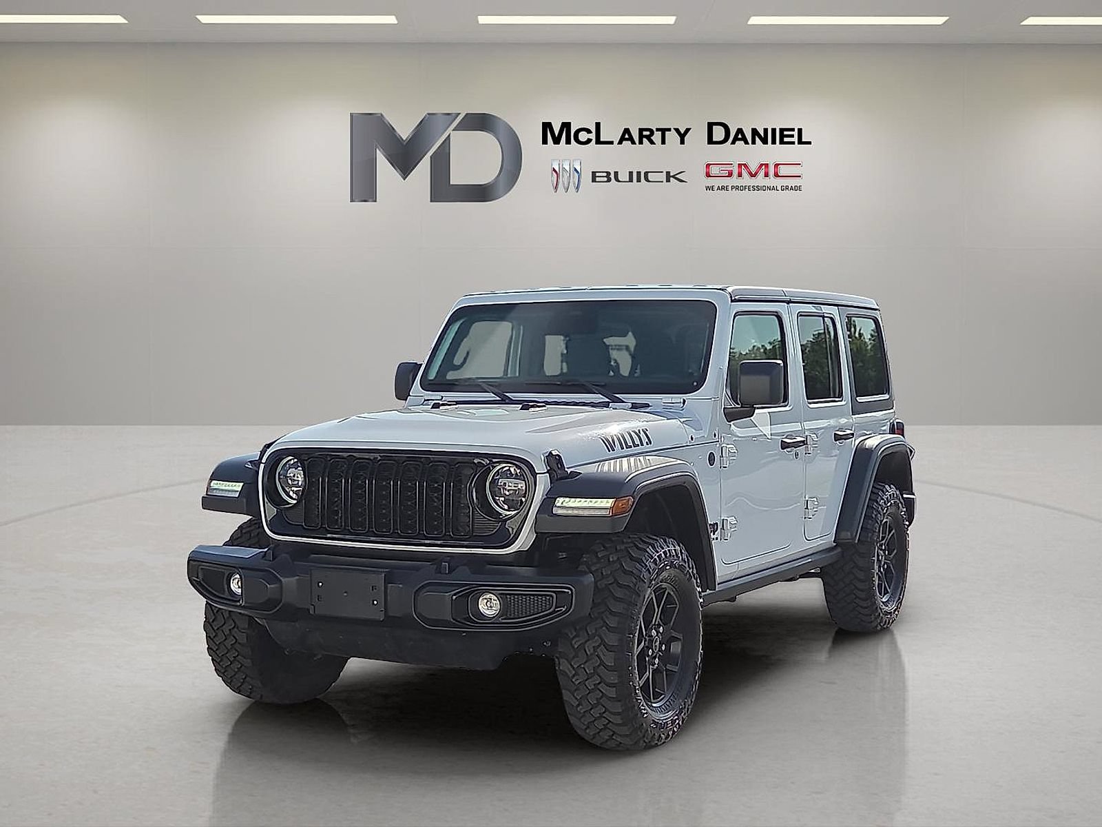 Used 2025 Jeep Wrangler Unlimited Sport AWD/4WD image 3