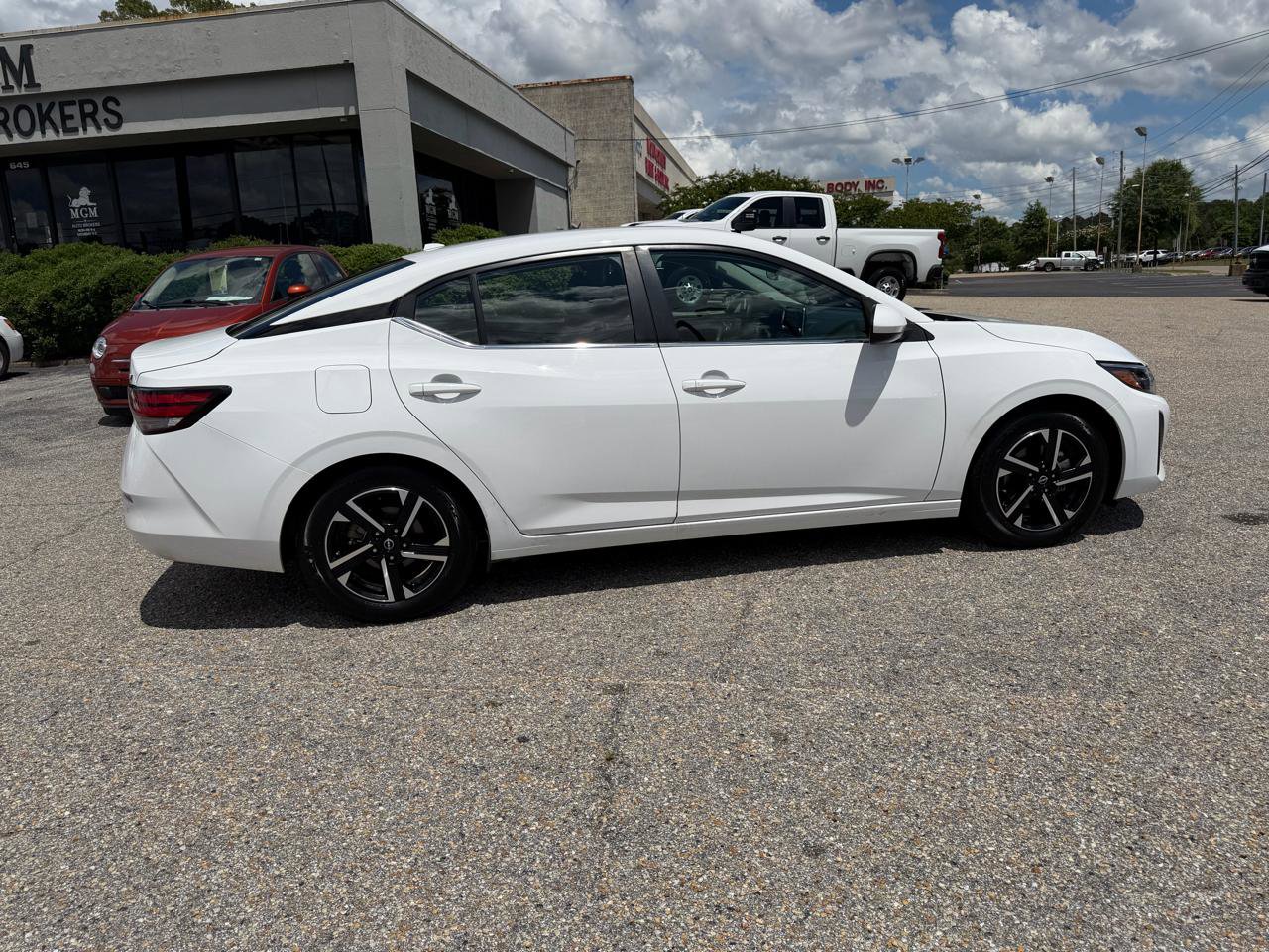 Used 2024 Nissan Sentra SV FWD image 24