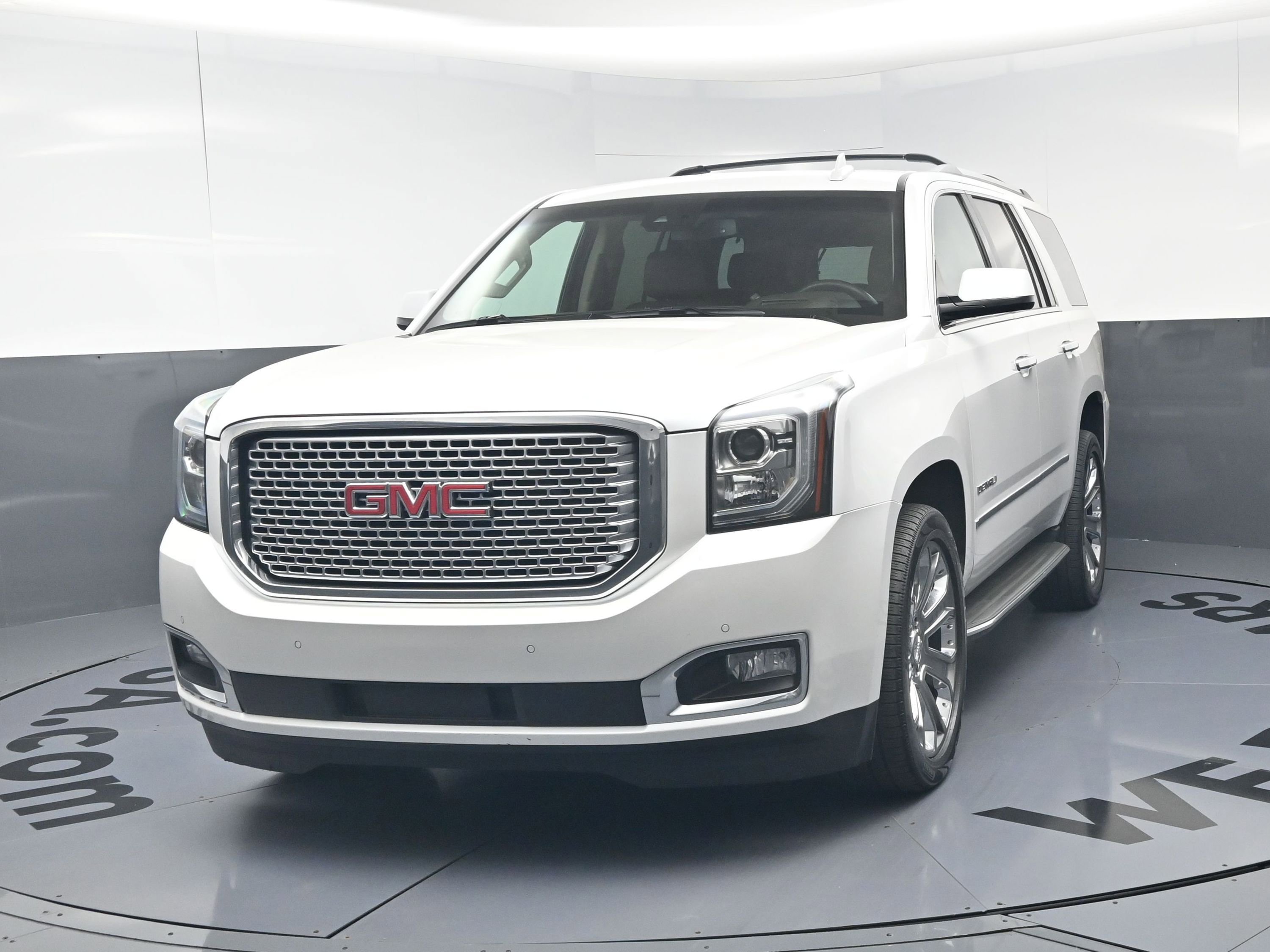 Used 2016 GMC Yukon Denali w/ Open Road Package AWD/4WD image 11