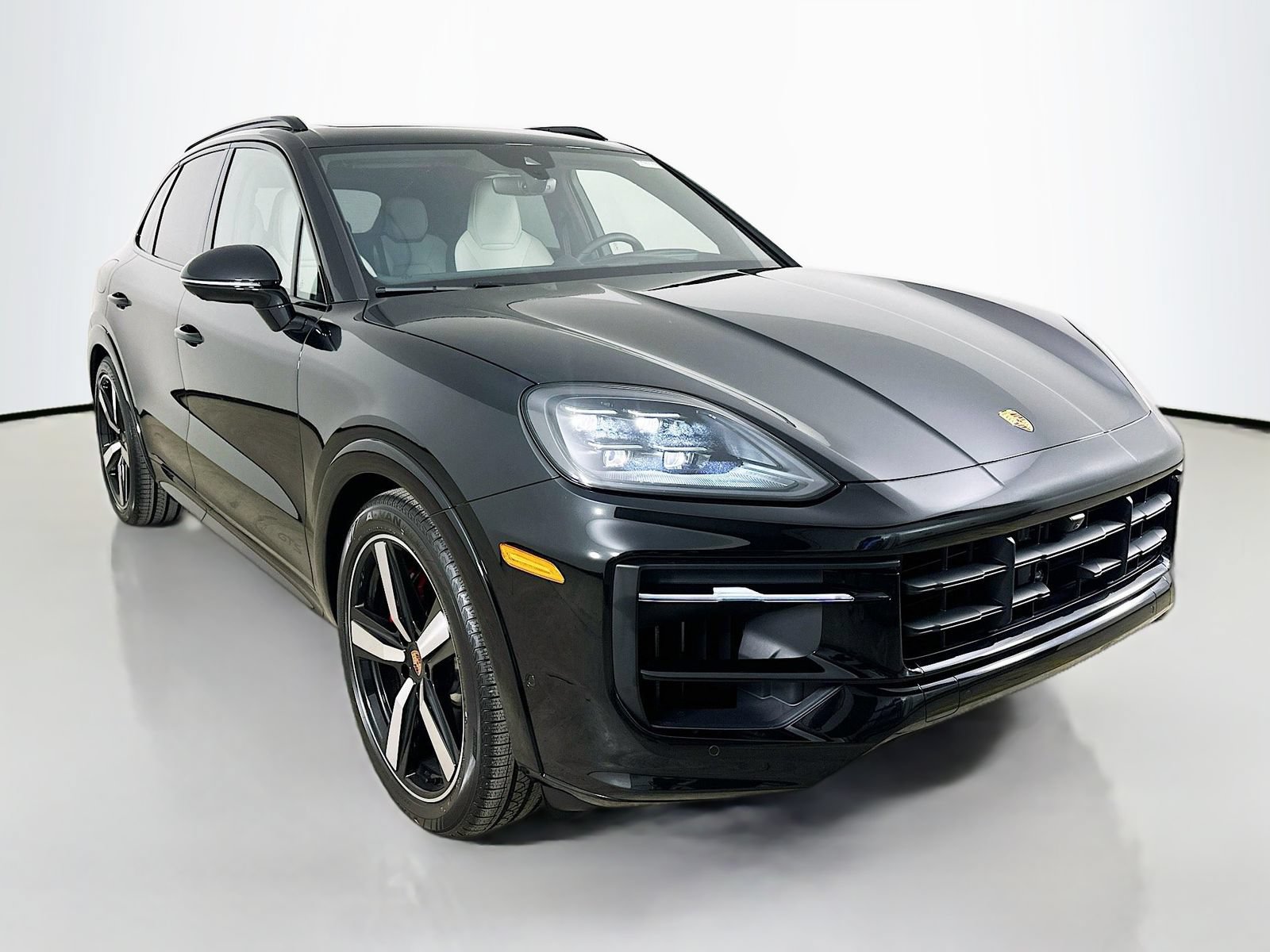 New 2026 Porsche Cayenne GTS AWD/4WD image 3