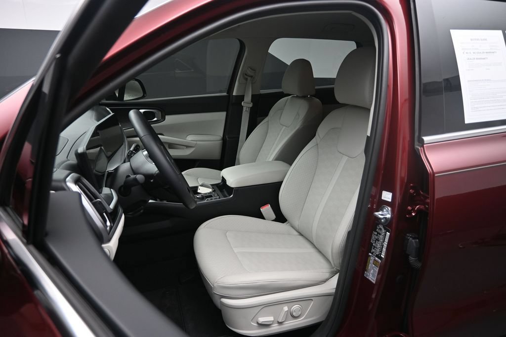 Used 2025 Kia Sorento S FWD image 19