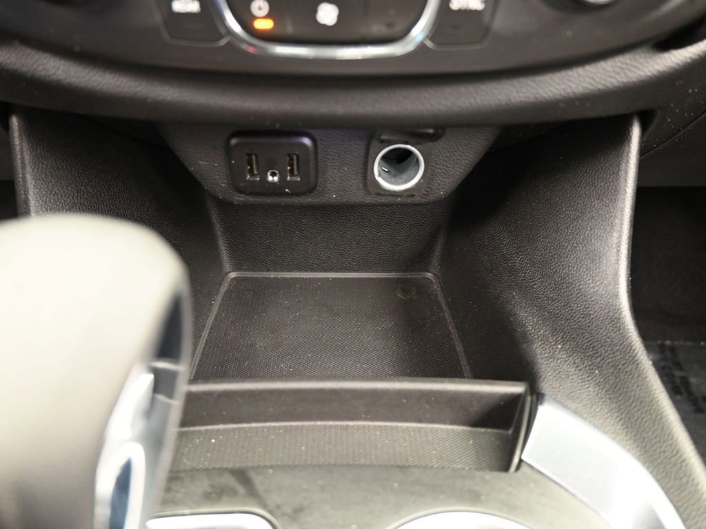 Used 2021 Chevrolet Traverse LS image 23