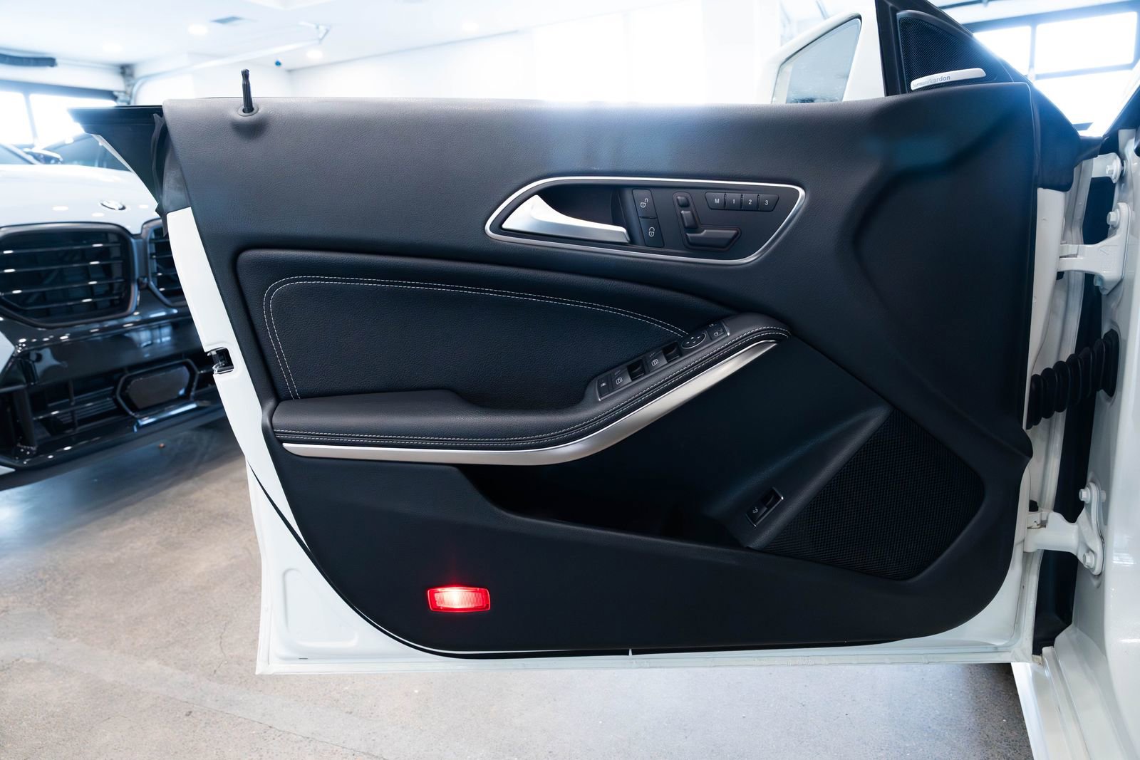 Used 2016 Mercedes-Benz CLA 250 4MATIC image 17