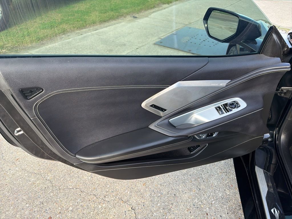 Used 2020 Chevrolet Corvette Stingray Preferred Cpe w/ 2LT Preferred Equipment Group image 11