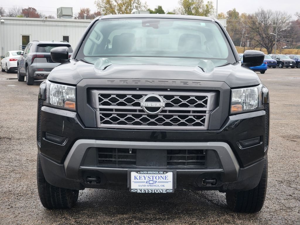 Used 2024 Nissan Frontier SV AWD/4WD image 2