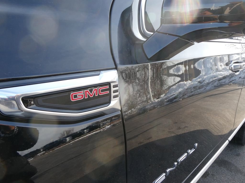 New 2026 GMC Yukon Denali w/ Denali Reserve Package image 13