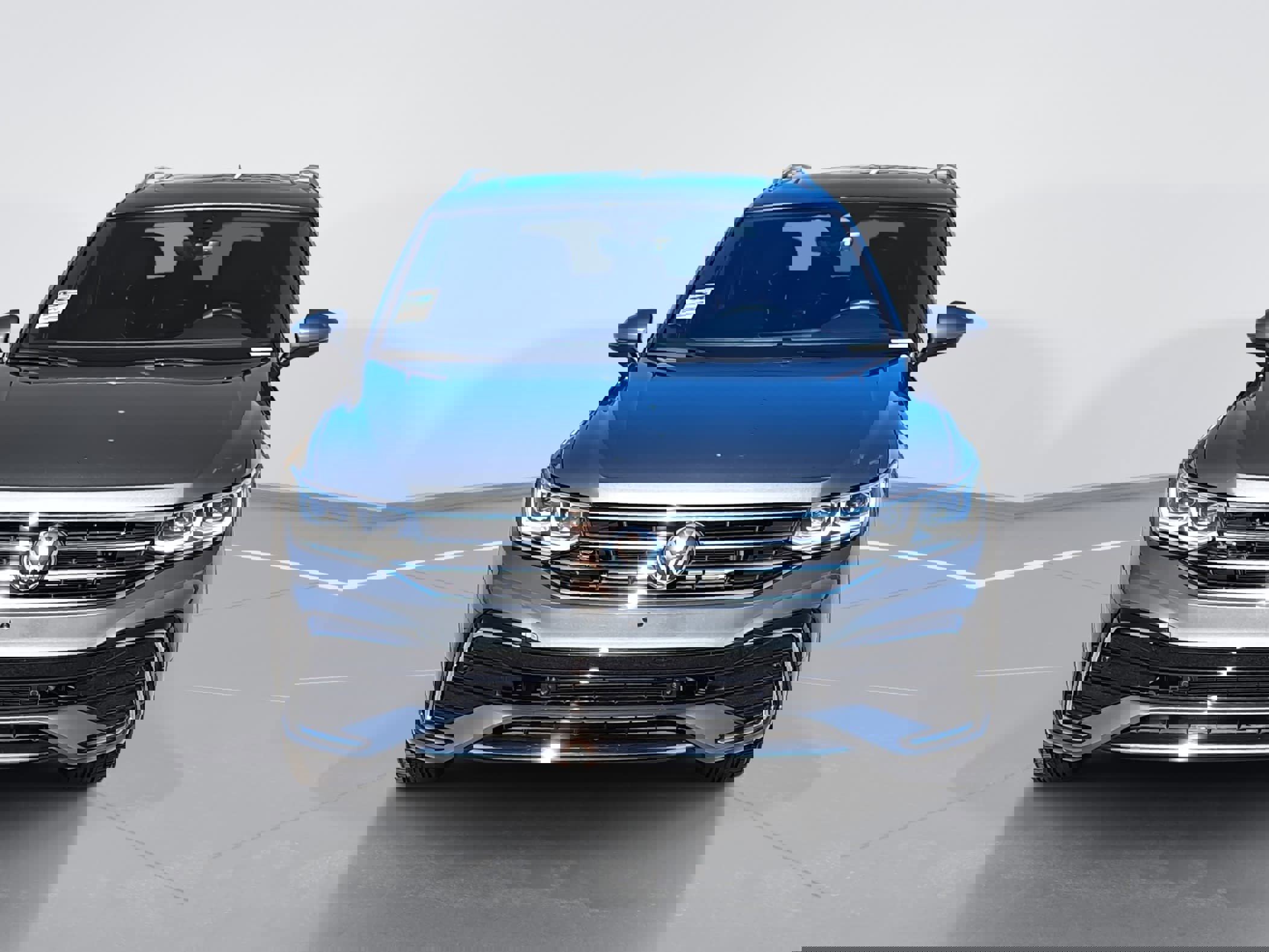 Certified 2024 Volkswagen Tiguan SEL R-Line image 8