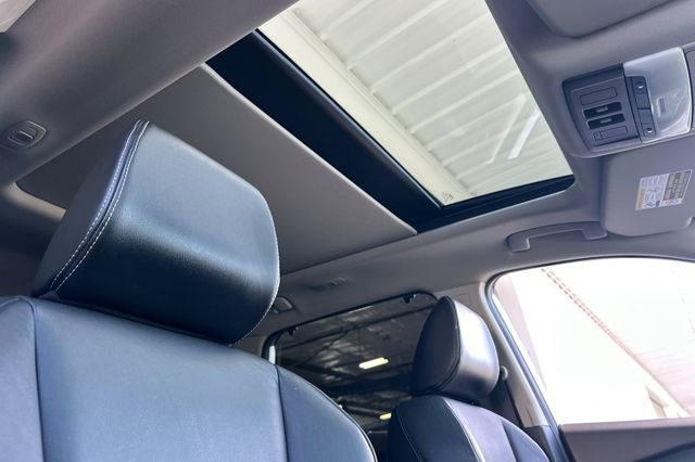 Used 2021 Nissan Rogue SL w/ Premium Package image 16