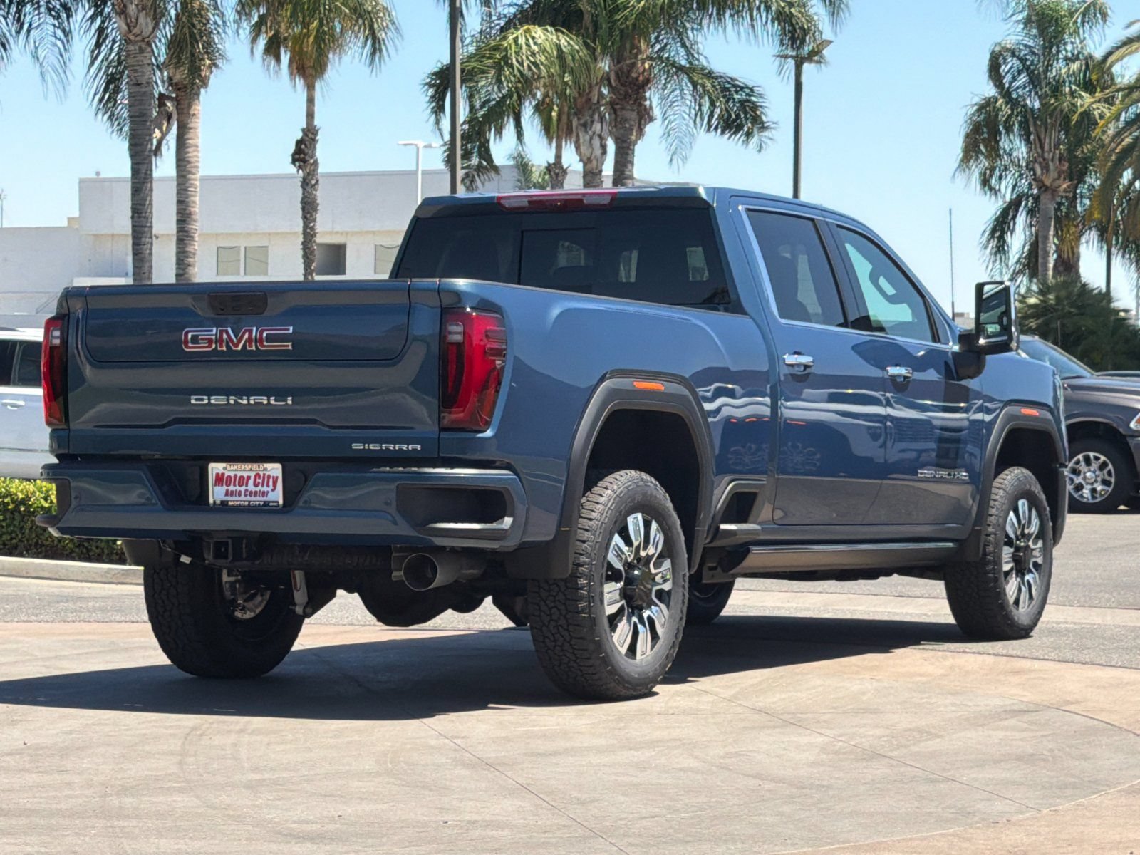 New 2026 GMC Sierra 3500 Denali w/ Denali Reserve Package AWD/4WD image 4